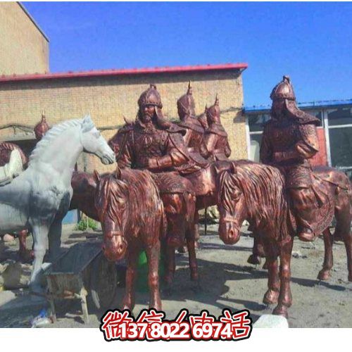 巨型騎士馬銅雕塑，點(diǎn)綴景區廣場(chǎng)