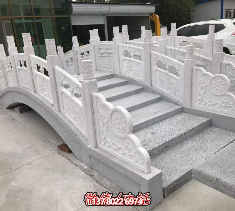 美麗的漢白玉石拱橋，伴您一路暢游！