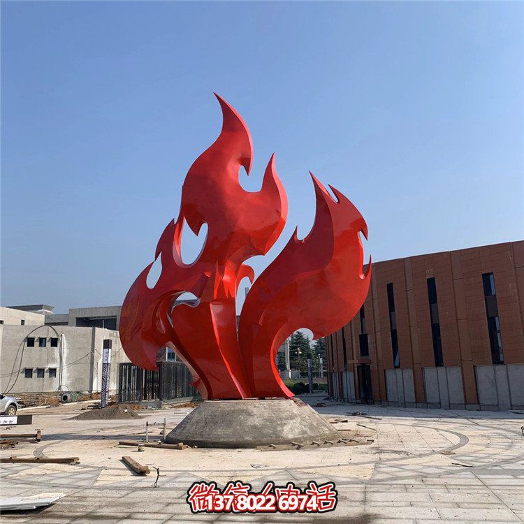不銹鋼雕塑點(diǎn)亮校園廣場(chǎng)景觀(guān)