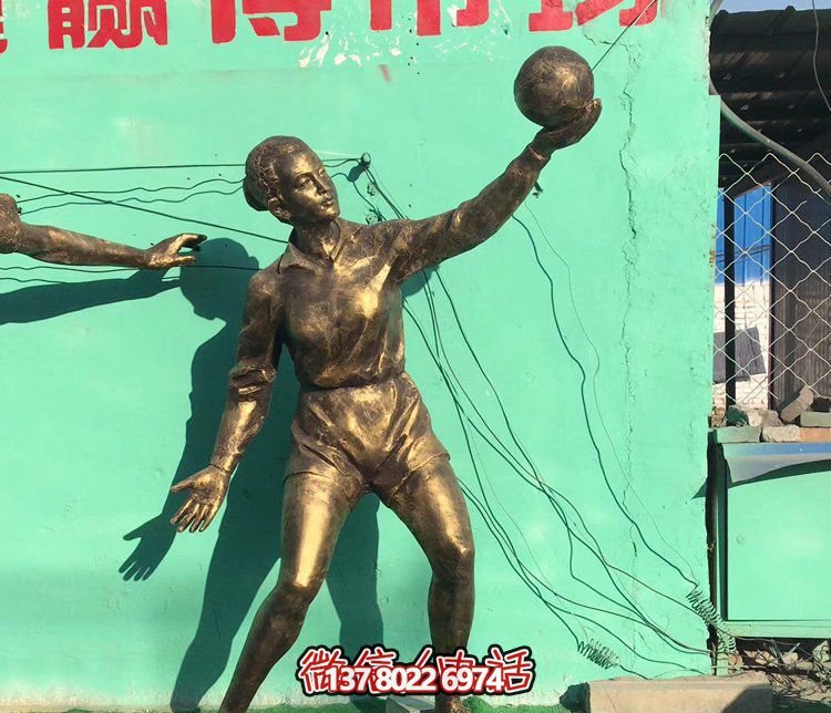 大型玻璃鋼排球學(xué)生雕塑，為廣場(chǎng)增添活力