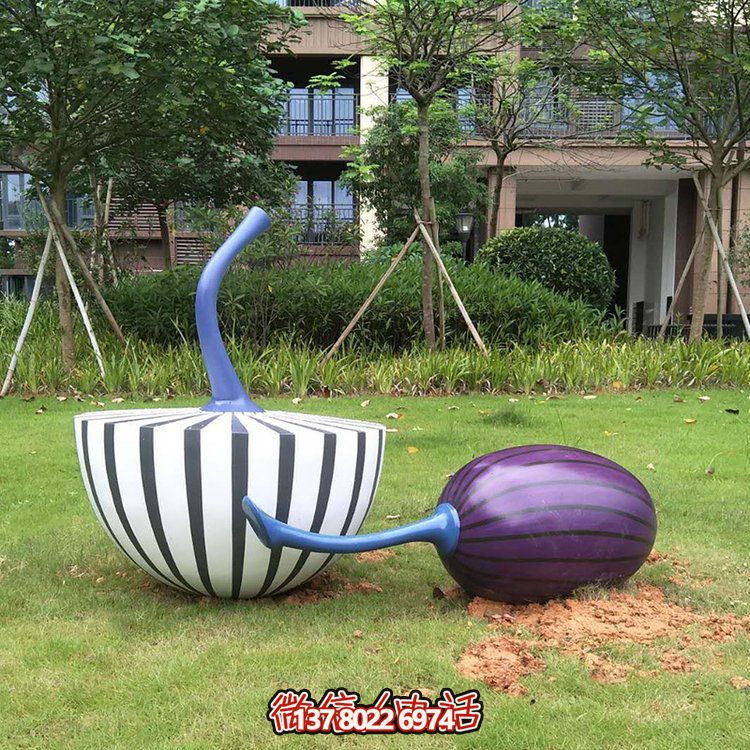 玻璃鋼創(chuàng  )意雕塑小品——點(diǎn)綴小區園林