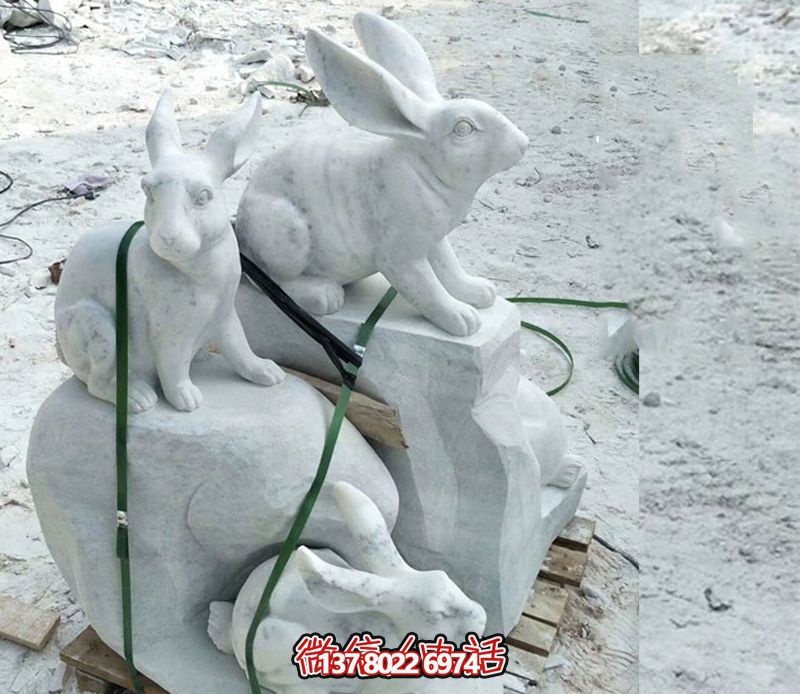 動(dòng)物園裝飾創(chuàng  )意石雕兔子雕塑