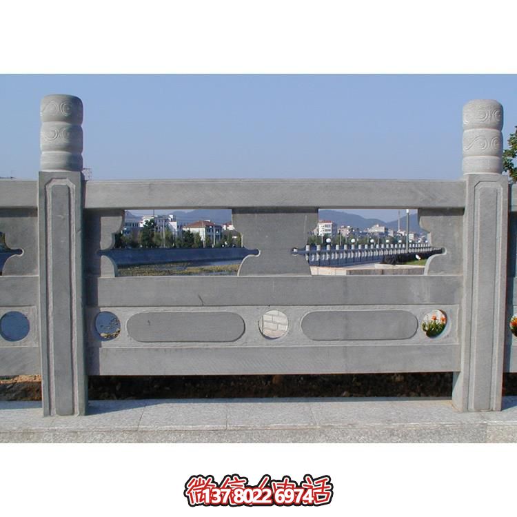 青石雕刻欄桿欄板，點(diǎn)綴美麗河道