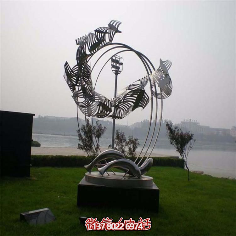 多元景觀(guān)雕塑——一款展現現代氣息的藝術(shù)品