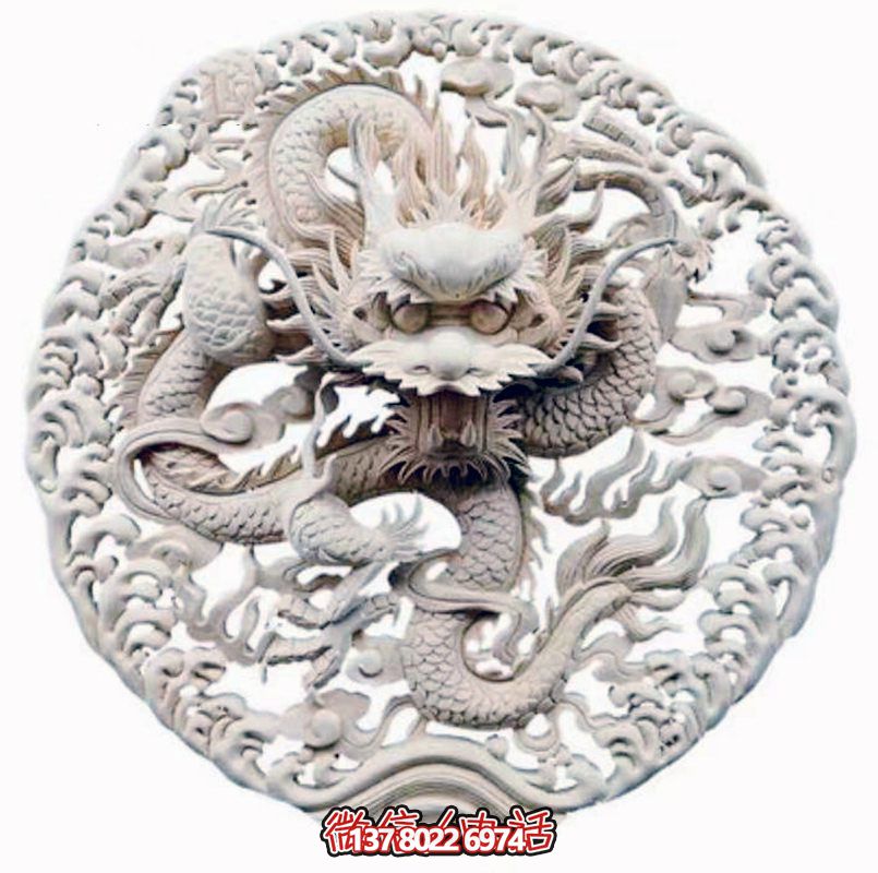 精美龍紋浮雕裝飾大門(mén)，點(diǎn)綴祠堂大門(mén)口