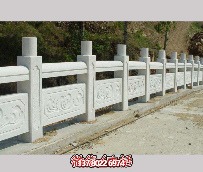 漢白玉欄桿石雕，為景區山道增添美感