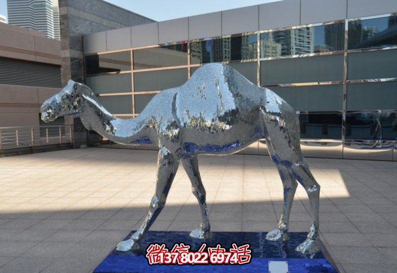 不銹鋼駱駝雕塑，為廣場(chǎng)添彩