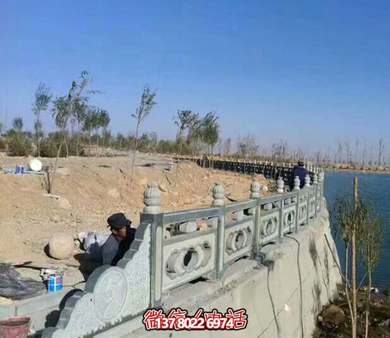 自然風(fēng)情的大理石護欄欄桿石雕
