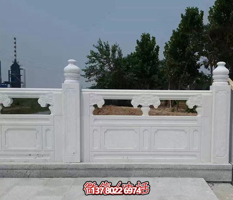 漢白玉鏤空石橋欄桿雕塑，為景區增添精彩