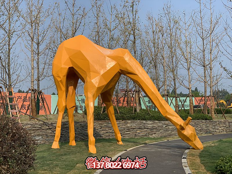 幾何雕塑玻璃鋼草坪長(cháng)頸鹿路邊裝飾