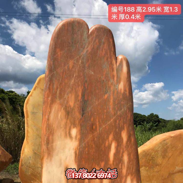 大型黃蠟景觀(guān)石雕塑，點(diǎn)綴自然美景