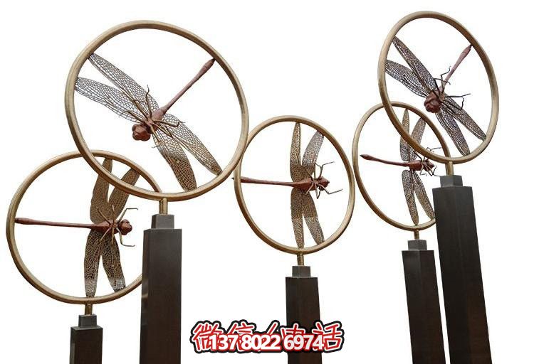 創(chuàng  )意鏤空不銹鋼蜻蜓雕塑