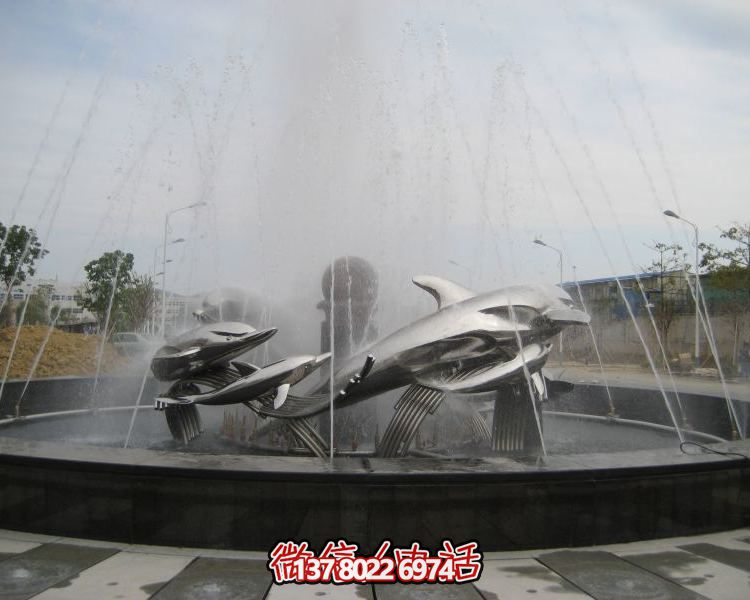 不銹鋼海豚雕塑，裝飾現代廣場(chǎng)的水景