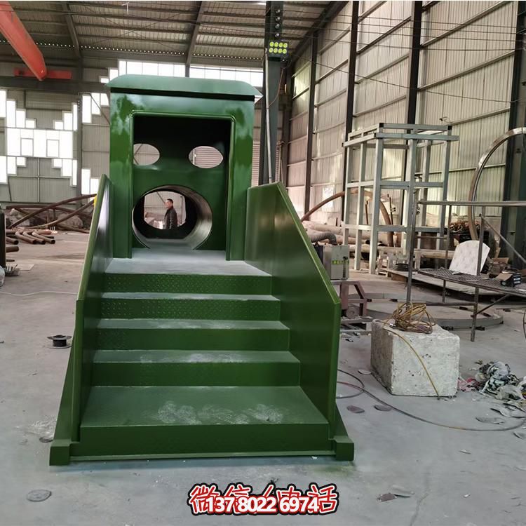 創(chuàng  )意不銹鋼火車(chē)頭樓梯擺件
