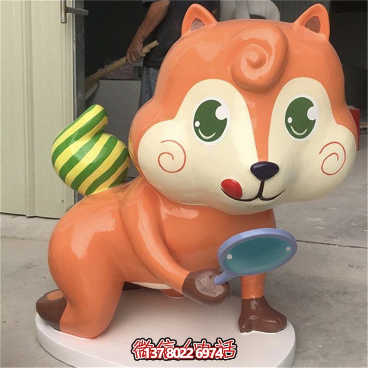 玻璃鋼結構兒童樂(lè )園，卡通松鼠公仔裝飾