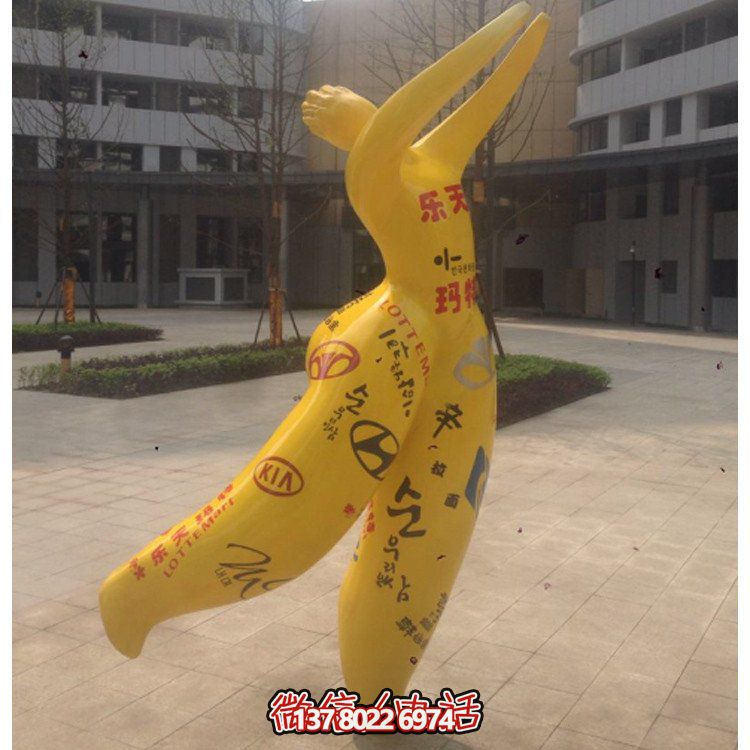 抽象人物玻璃鋼地標，點(diǎn)綴美麗的廣場(chǎng)