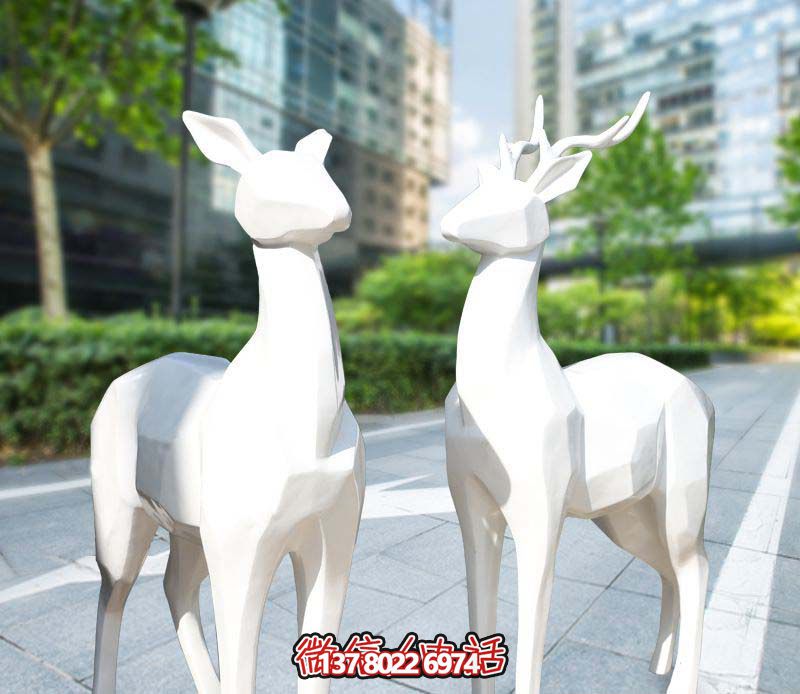 玻璃鋼梅花鹿雕塑，為你的廣場(chǎng)增添經(jīng)典藝術(shù)氣息