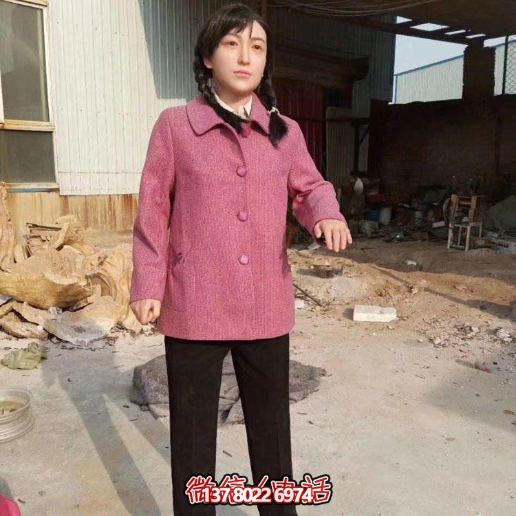 玻璃鋼仿真女孩雕塑，打造景區精美環(huán)境