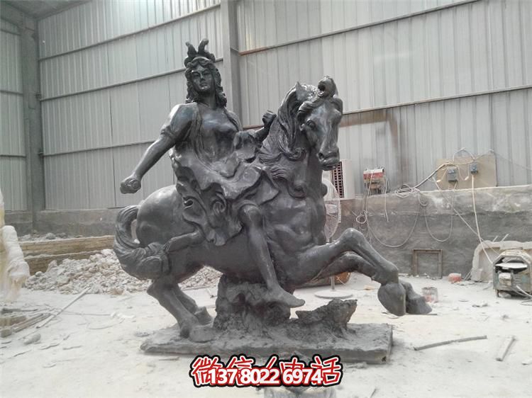 超越傳統，探索未知的玻璃鋼騎馬擺件