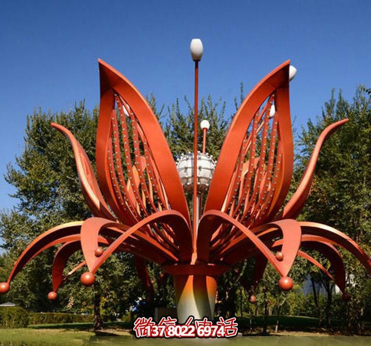 不銹鋼雕塑——綻放紅色花朵，為公園增添美麗