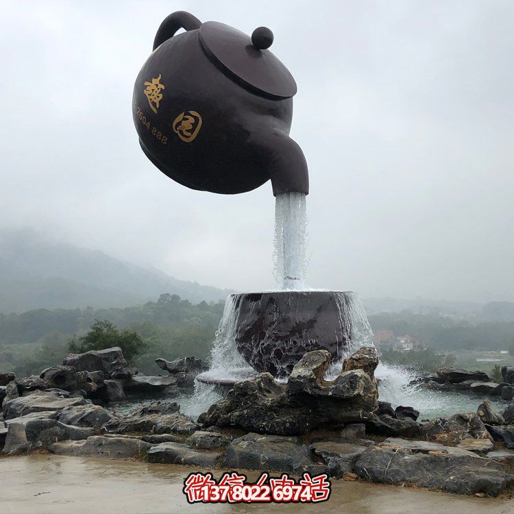 這款創(chuàng  )意玻璃鋼懸空流水擺件，是一款非常適合大型園林景區及戶(hù)外空間裝飾的藝術(shù)品