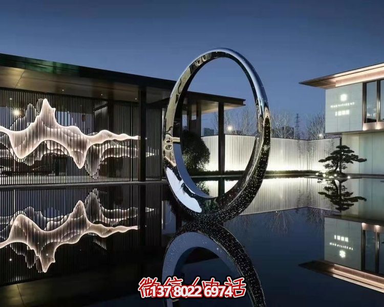 不銹鋼圓環(huán)雕塑，點(diǎn)綴園林別墅水池