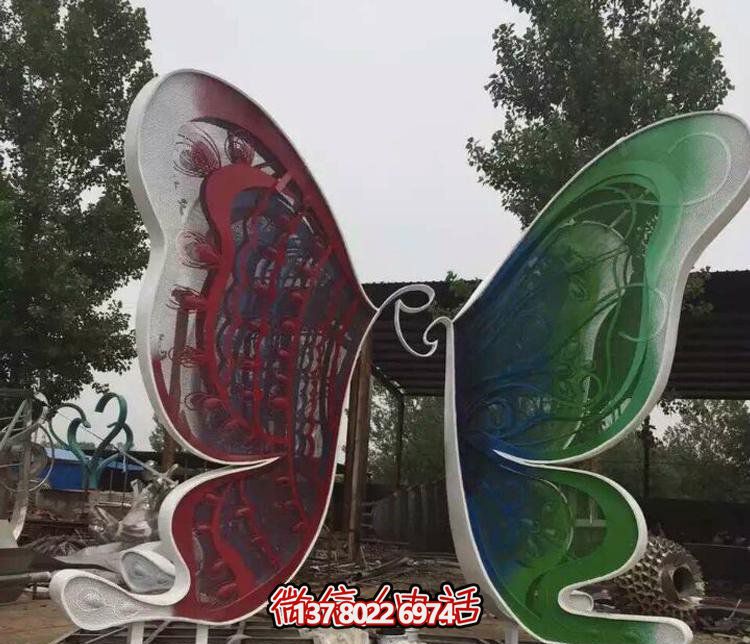 玻璃鋼海邊蝴蝶雕塑——將藝術(shù)與創(chuàng  )意完美結合
