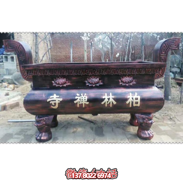 玻璃鋼大型香爐雕塑，點(diǎn)綴露天景區