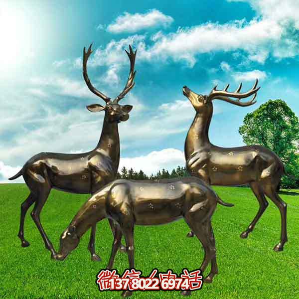 仿銅梅花鹿雕塑，裝點(diǎn)玻璃鋼園林