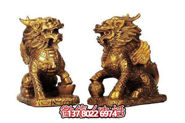 【不銹鋼鎏金麒麟雕塑——創(chuàng  )意室內商廈裝飾】
