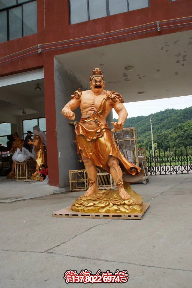 玻璃鋼噴金烤漆大型戶(hù)外人物景觀(guān)天王雕塑——絢麗多彩的藝術(shù)珍品