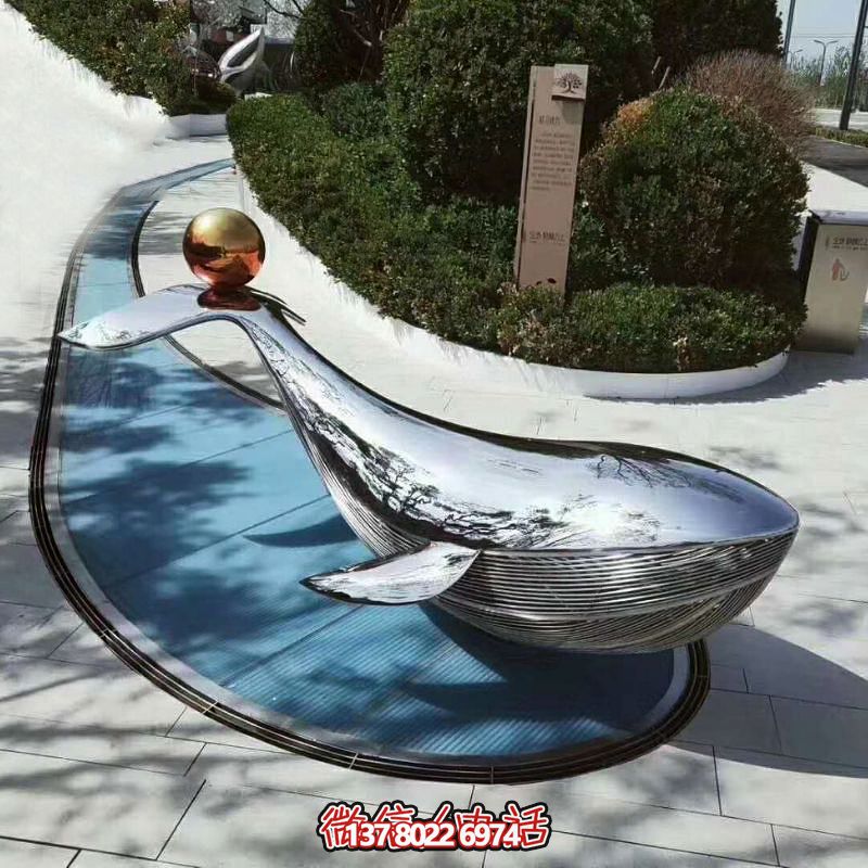 綠色創(chuàng  )意玻璃鋼鯨魚(yú)雕塑
