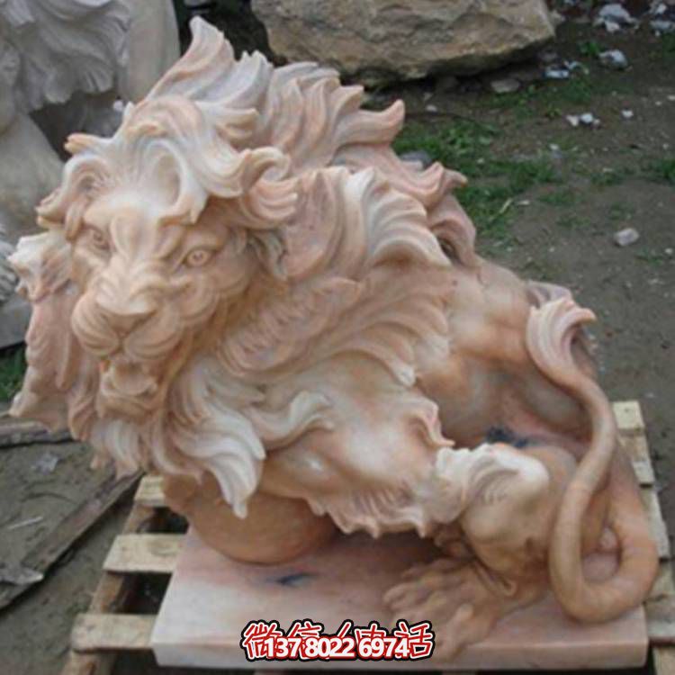 園林景觀(guān)晚霞紅石雕獅子雕塑