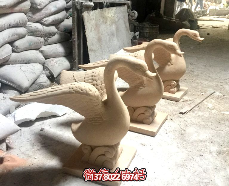 景區漢白玉創(chuàng )意展翅天鵝雕塑 景區漢白玉創(chuàng )意展翅天鵝雕塑