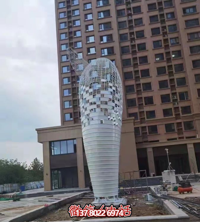 別墅小區大型金屬網(wǎng)格抽象鯨魚(yú)雕塑