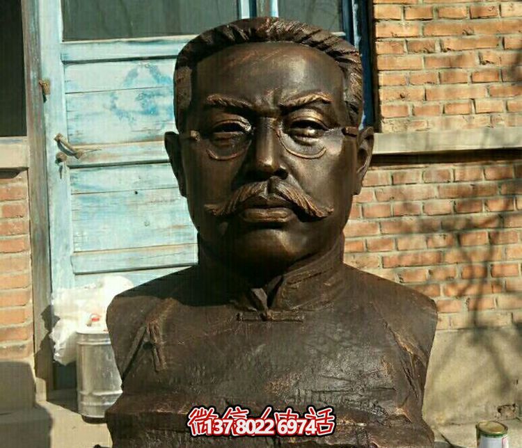 戶(hù)外銅雕偉大的馬克思主義者李大釗雕塑