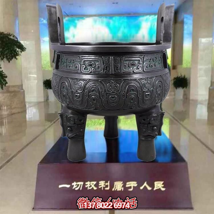 室內創(chuàng  )意銅雕鼎