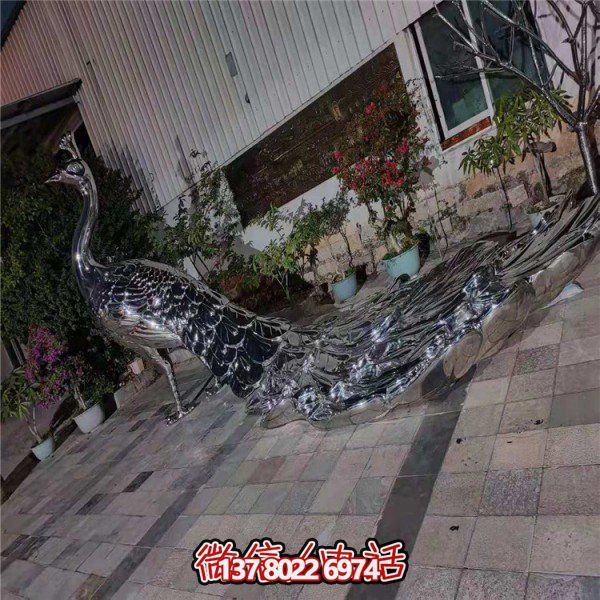 園林不銹鋼鏡面創(chuàng  )意動(dòng)物景觀(guān)孔雀雕塑