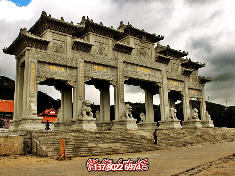 寺院景區復式斗拱五門(mén)石雕牌樓坊