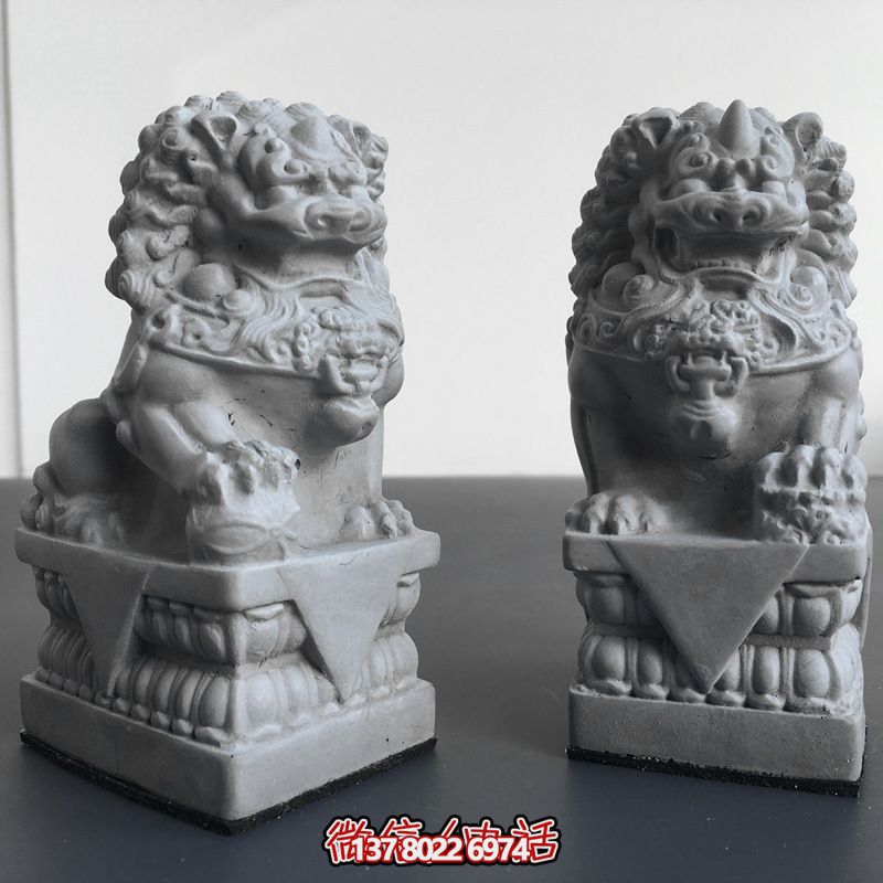 青石石雕一對看門(mén)的石獅子雕塑 青石石雕一對看門(mén)的石獅子雕塑