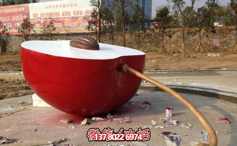 游樂(lè )園半塊玻璃鋼蘋(píng)果雕塑