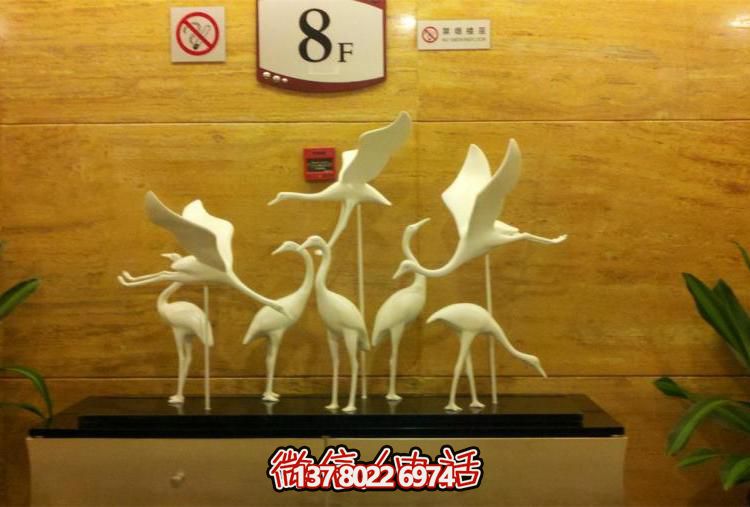室內創(chuàng  )意玻璃鋼抽象動(dòng)物景觀(guān)天鵝雕塑