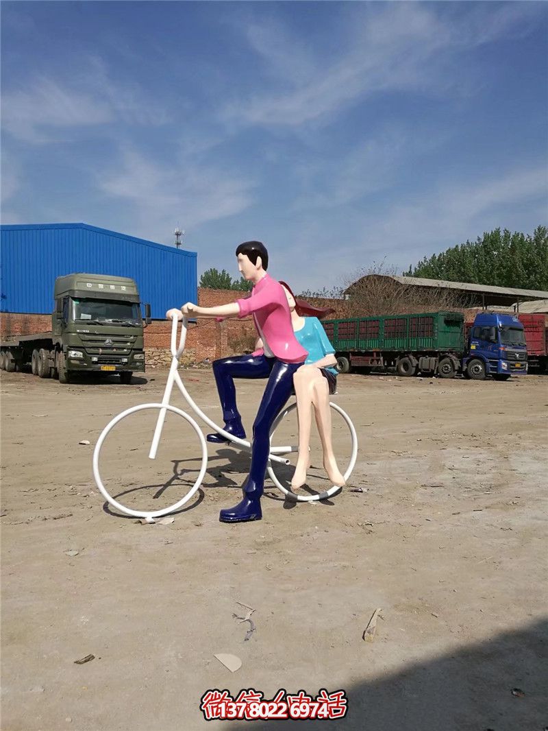 公園景區玻璃鋼彩繪騎單車(chē)的情侶雕塑 公園景區玻璃鋼彩繪騎單車(chē)的情侶雕塑