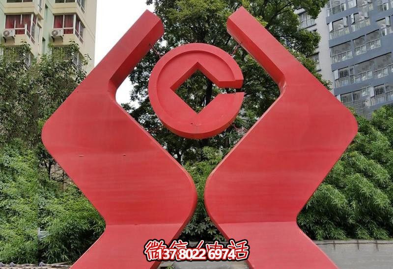 別墅小區創(chuàng )意抽象紅色玻璃鋼手捧銅錢(qián)雕塑 別墅小區創(chuàng )意抽象紅色玻璃鋼手捧銅錢(qián)雕塑