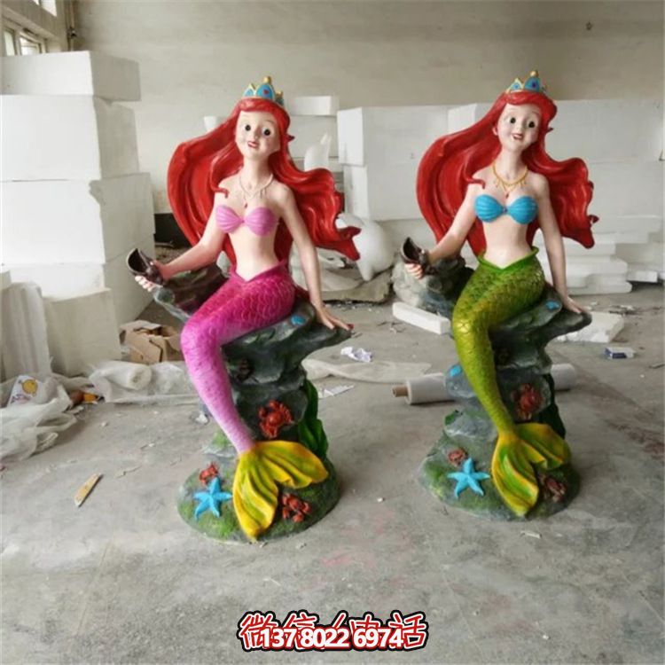 公園擺放的坐著(zhù)的玻璃鋼彩繪美人魚(yú)雕塑 公園擺放的坐著(zhù)的玻璃鋼彩繪美人魚(yú)雕塑